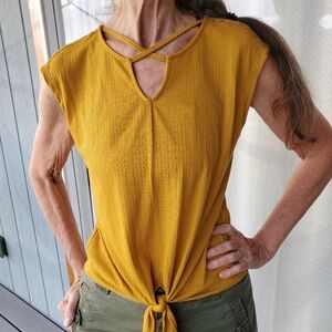 COMO BLU Cap Sleeve Tie Front Top